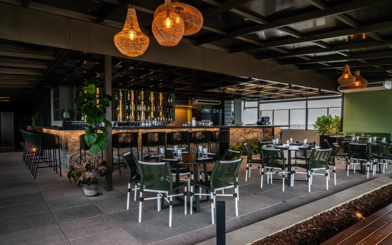 Sea Rooftop, no Bessa, divulga programação musical da semana com atrações ao vivo em João Pessoa