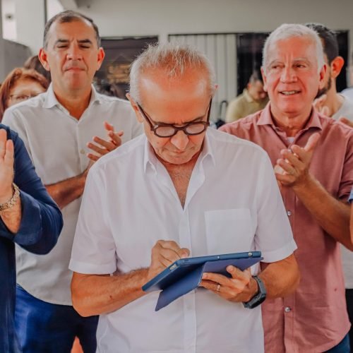 Cícero Lucena autoriza obras de pavimentação em 10 ruas do Cuiá, que ficará 100% pavimentado