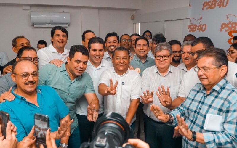 Nilvan recebe apoio oficial de João e diz que divergências ficaram no passado: “2022 fica em 2022”