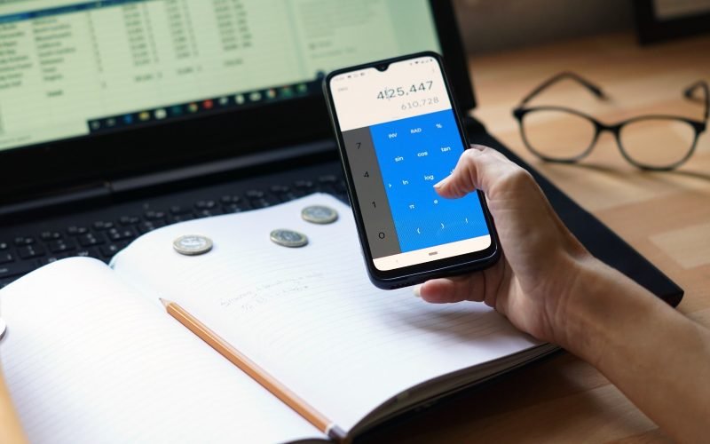 Custo do transporte por aplicativo sobe 56% e acende alerta para os ‘gastos invisíveis’