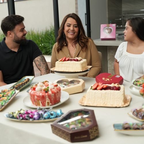 Sodiê Doces aposta em histórias reais para o Dia das Mães e lança bolo inspirado em memórias