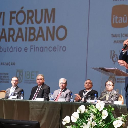 Governador Lucas assina acordo para ampliar educação fiscal nas escolas públicas da Paraíba