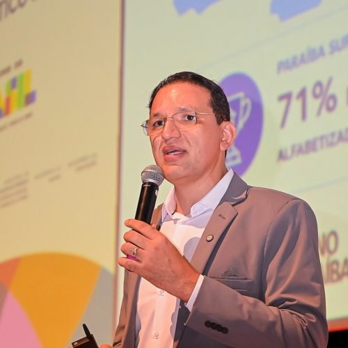 Secretário detalha ações que levaram PB ao menor índice de analfabetismo da história