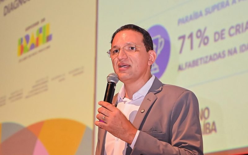 Secretário detalha ações que levaram PB ao menor índice de analfabetismo da história