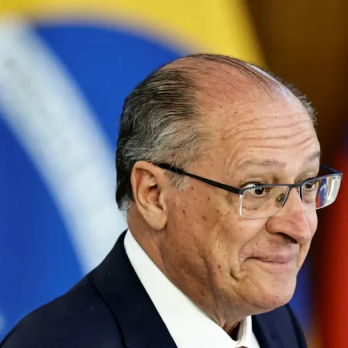 Vice-presidente Geraldo Alckmin é diagnosticado com Covid, mas passa bem, diz assessoria