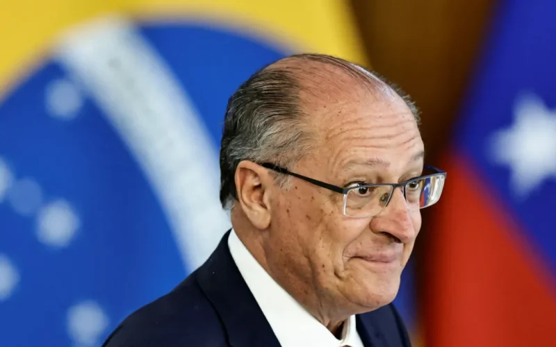 Vice-presidente Geraldo Alckmin é diagnosticado com Covid, mas passa bem, diz assessoria
