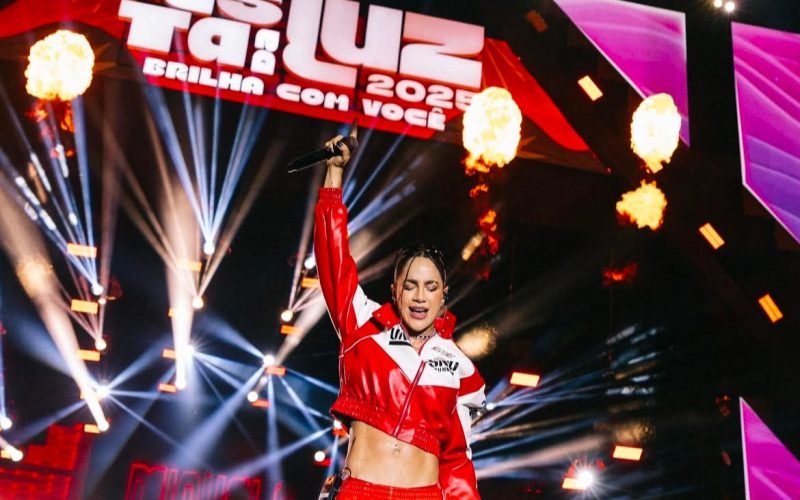 Michele Andrade causou na Festa da Luz em Guarabira
