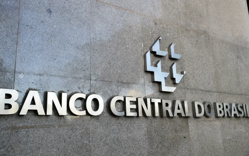 Nível de calote atinge 5,5% em janeiro e alcança maior nível desde 2017, aponta Banco Central