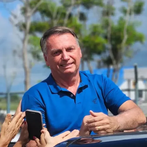 Bolsonaro visita João Pessoa e lidera carreata por 13 bairros em apoio a Queiroga