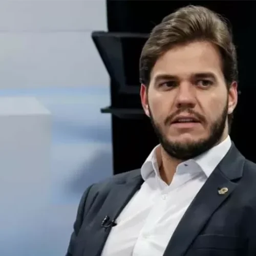 TRE dá andamento a ação contra Bruno Cunha Lima por contratações em período eleitoral