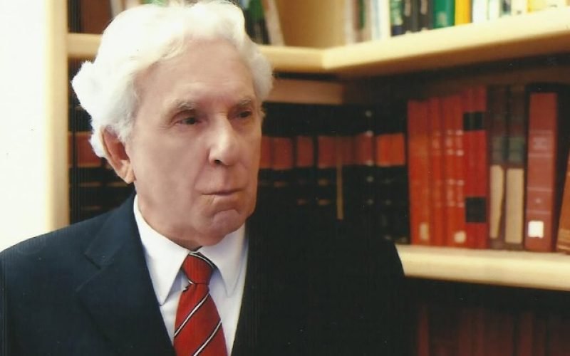 Morre ex-deputado federal e jurista paraibano Agassiz Almeida; velório acontece na ALPB