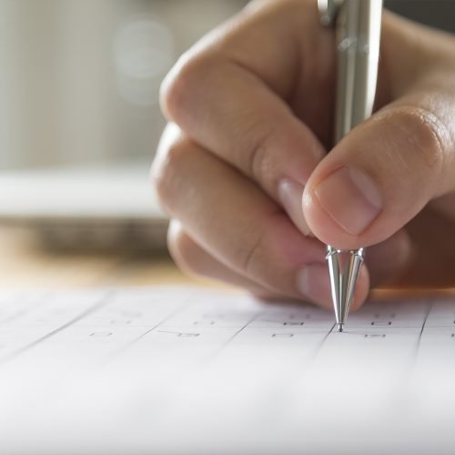 Prefeitura de Ouro Velho publica editais de concurso e processo seletivo com 80 vagas