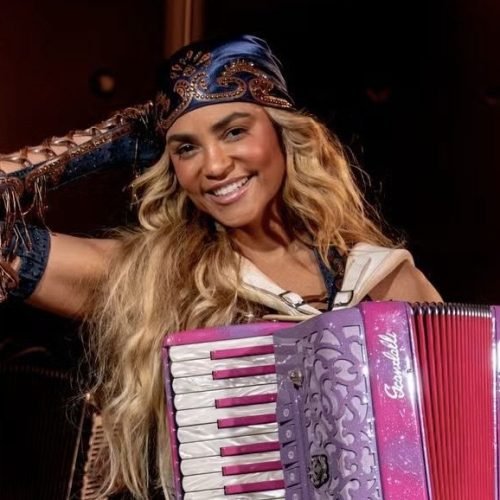 Lucy Alves assina contrato com a Luan Promoções e inicia nova fase na carreira