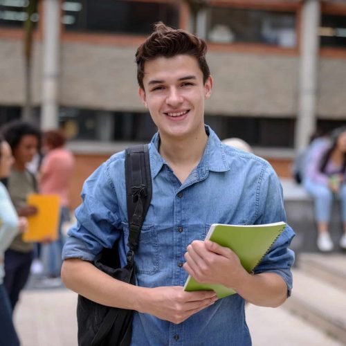 Estudantes aprovados no Sisu 2025 devem ficar atentos aos prazos de matrícula; confira
