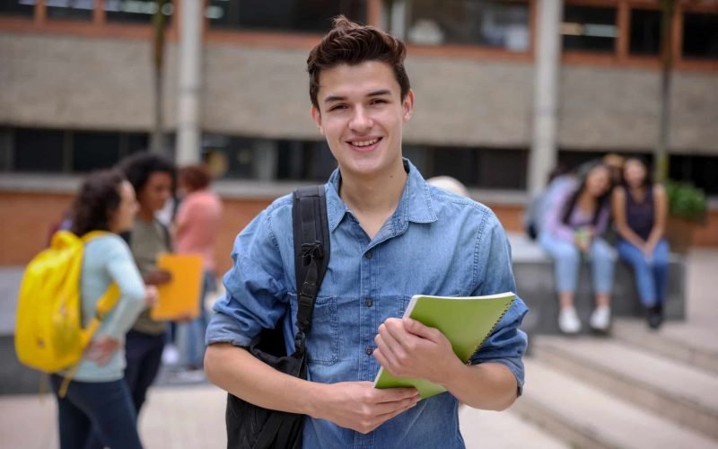 Estudantes aprovados no Sisu 2025 devem ficar atentos aos prazos de matrícula; confira