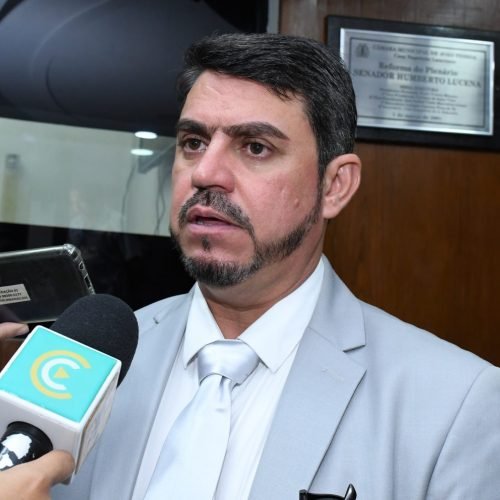 TRE-PB derruba afastamento de Dinho da presidência da Câmara, mas mantêm tornozeleira eletrônica