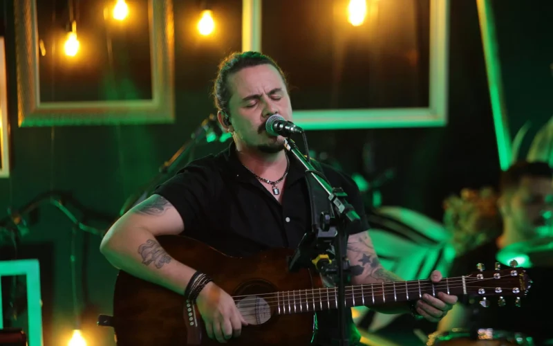 Contagem regressiva: Dino Fonseca chega a João Pessoa com a turnê ‘Acoustic Sessions’
