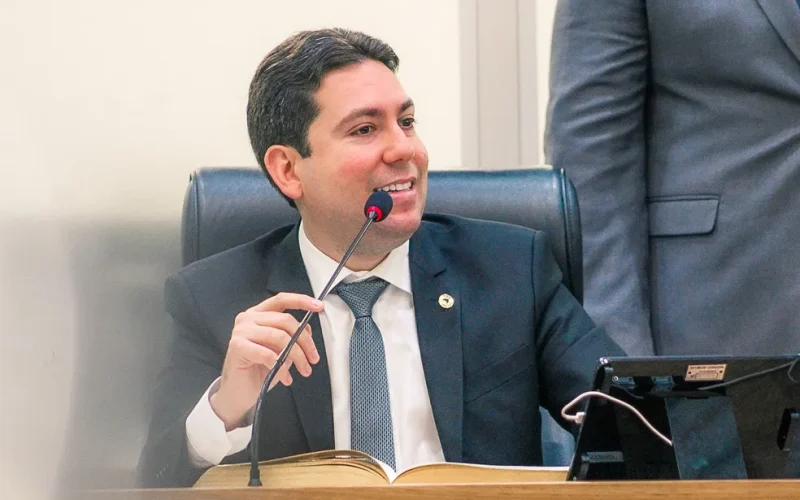 Felipe Leitão convoca coletiva e anúncio pode redesenhar disputa pelo Governo da Paraíba