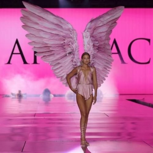 Victoria’s Secret Fashion Show retorna com força total, celebrando inclusão e diversidade