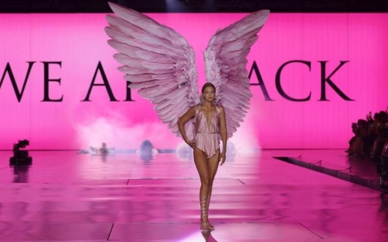 Victoria’s Secret Fashion Show retorna com força total, celebrando inclusão e diversidade