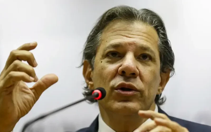 Ministro da Fazenda Fernando Haddad testa positivo para covid-19