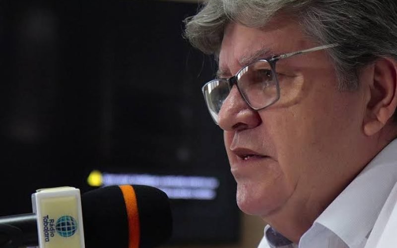Governador João Azevêdo lamenta acidente com ônibus escolar em Pilões