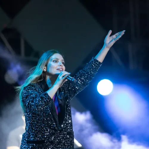 Aline Barros realizará show aberto ao público na cidade de Sapé, em agosto; confira