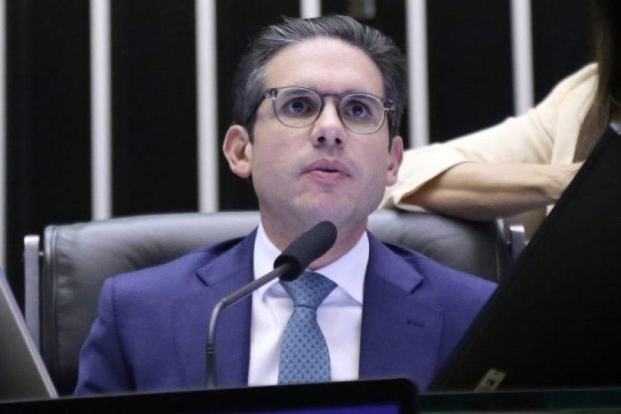 Comissão Especial da PEC da redução da jornada será instalada amanhã, anuncia Motta