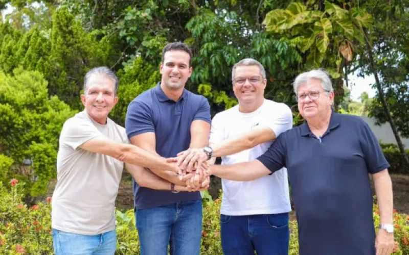 Prefeito de Cabedelo oficializa apoio a João e Nabor na disputa para o Senado