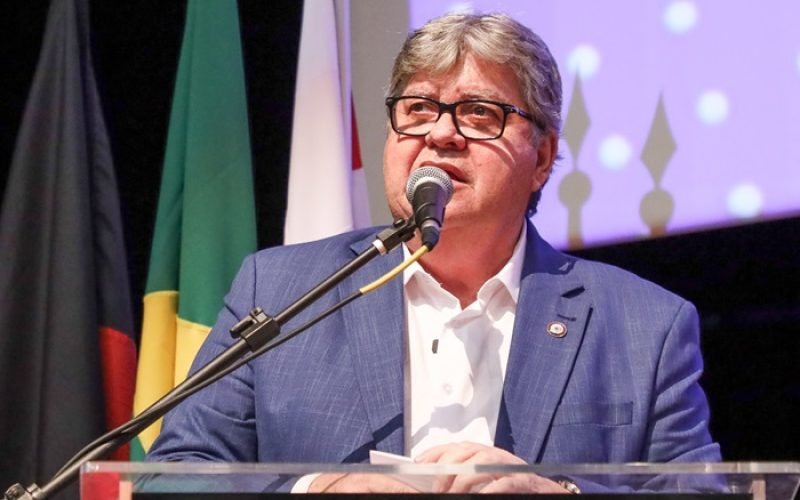 Governador João Azevêdo anuncia apoio ao Carnaval de João Pessoa nesta quarta-feira
