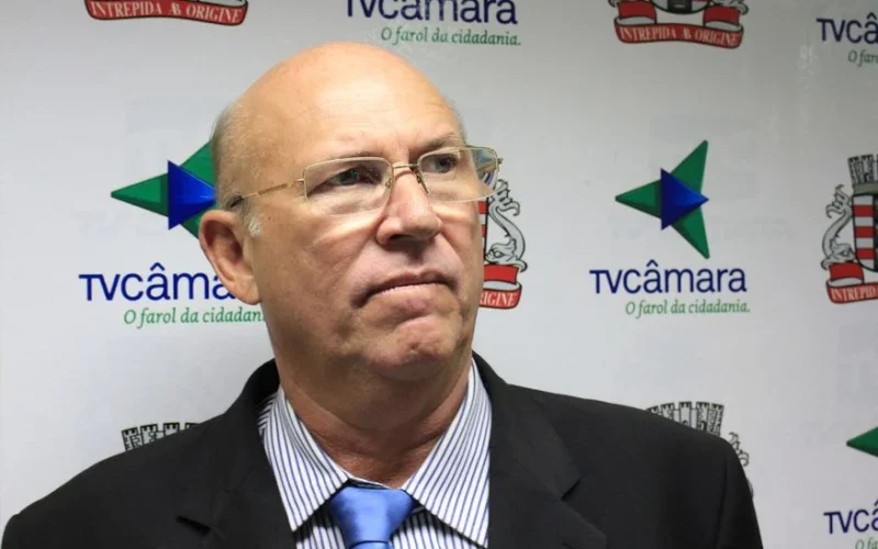 Ex-vereador de João Pessoa, Luis Flávio, sofre AVC e está internado