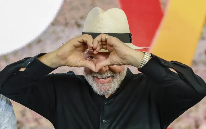 Governo Lula é desaprovado por 51% e aprovado por 46%, diz Quaest