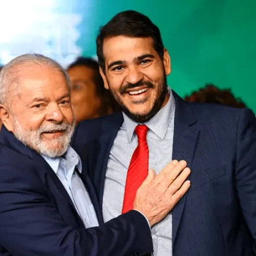 Lula adia indicação para vaga no STF após encontro com Alcolumbre