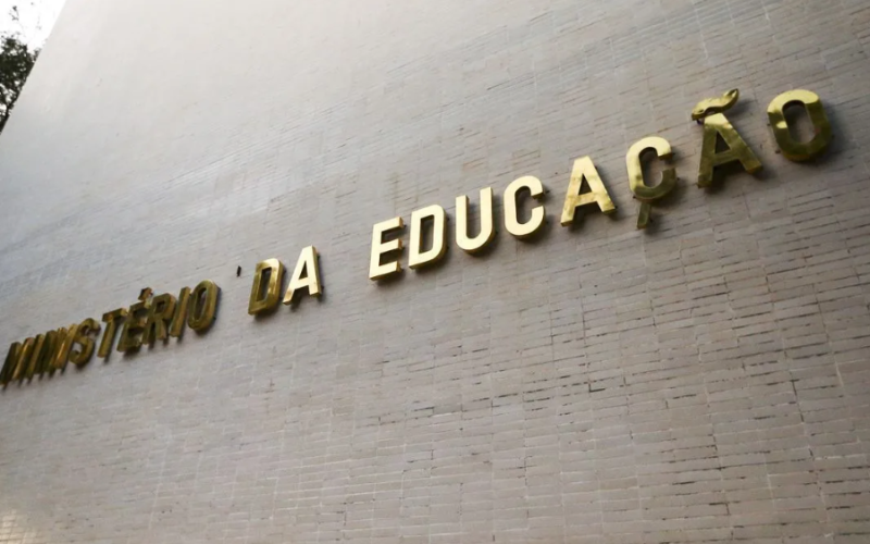 MEC proíbe educação à distância (EAD) em Direito e em outras 4 graduações; confira quais