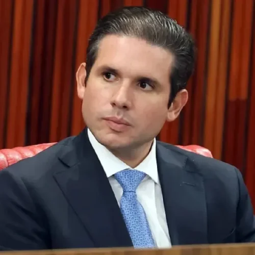 Hugo Motta na linha de frente: a fúria bolsonarista contra o bom senso