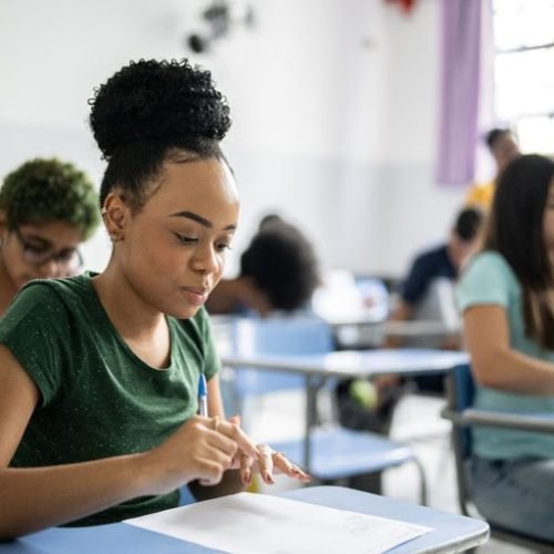 Provas do Enem 2025 já têm data: saiba quando abrem as inscrições
