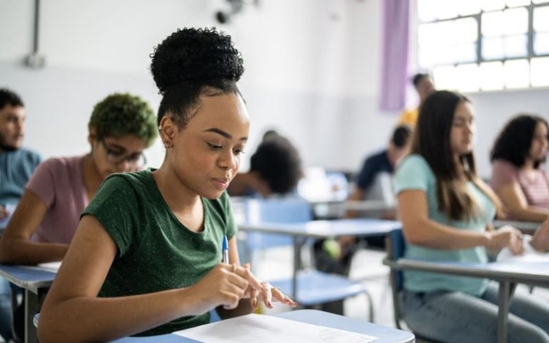 Provas do Enem 2025 já têm data: saiba quando abrem as inscrições