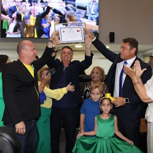 Assembleia Legislativa entrega título de cidadão paraibano ao ex-presidente Jair Bolsonaro