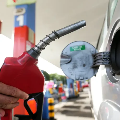 Petrobras anuncia aumento de preço da gasolina e do gás de cozinha; veja novos valores